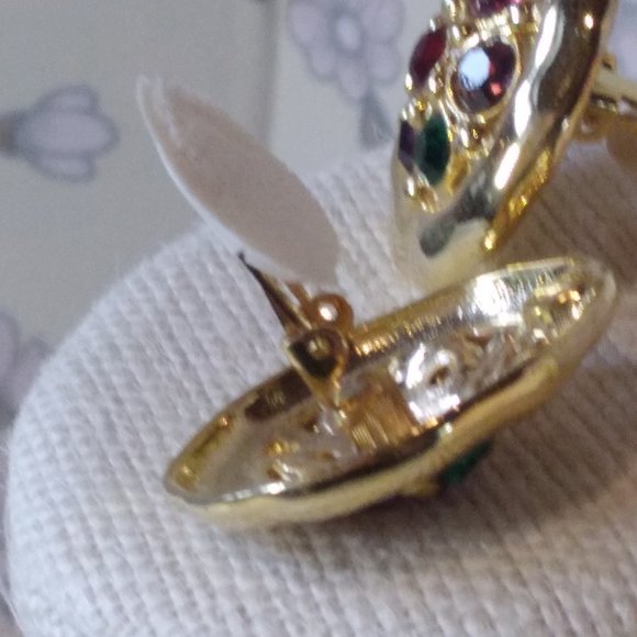 Lovely Vintage Gold toned,Multi Coloured Stone,Clip on Earrings - Picture 9 of 9